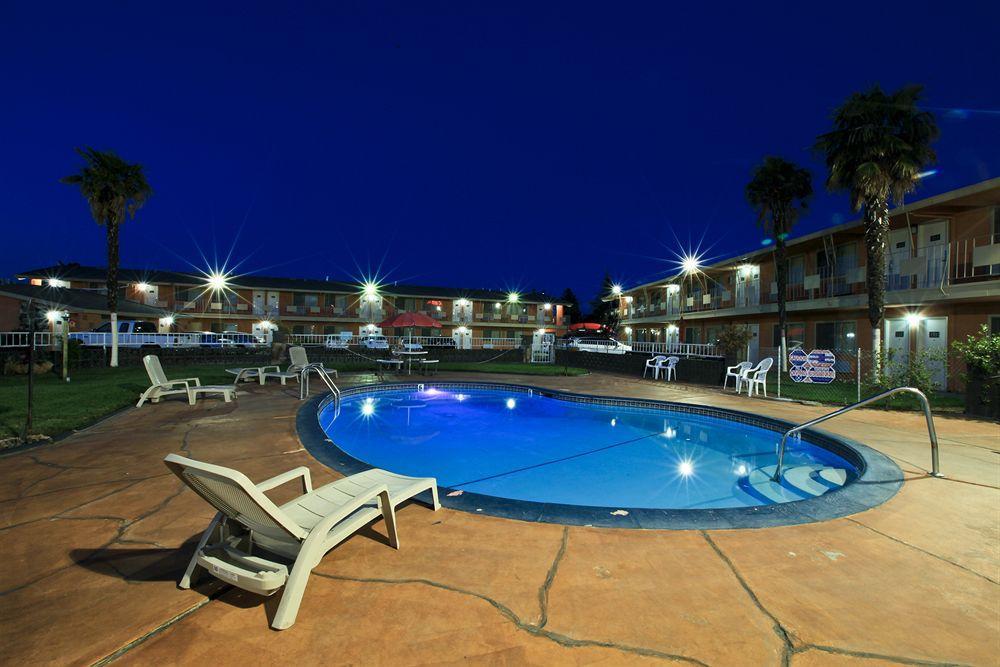 Americas Best Value Inn Red Bluff Exterior foto